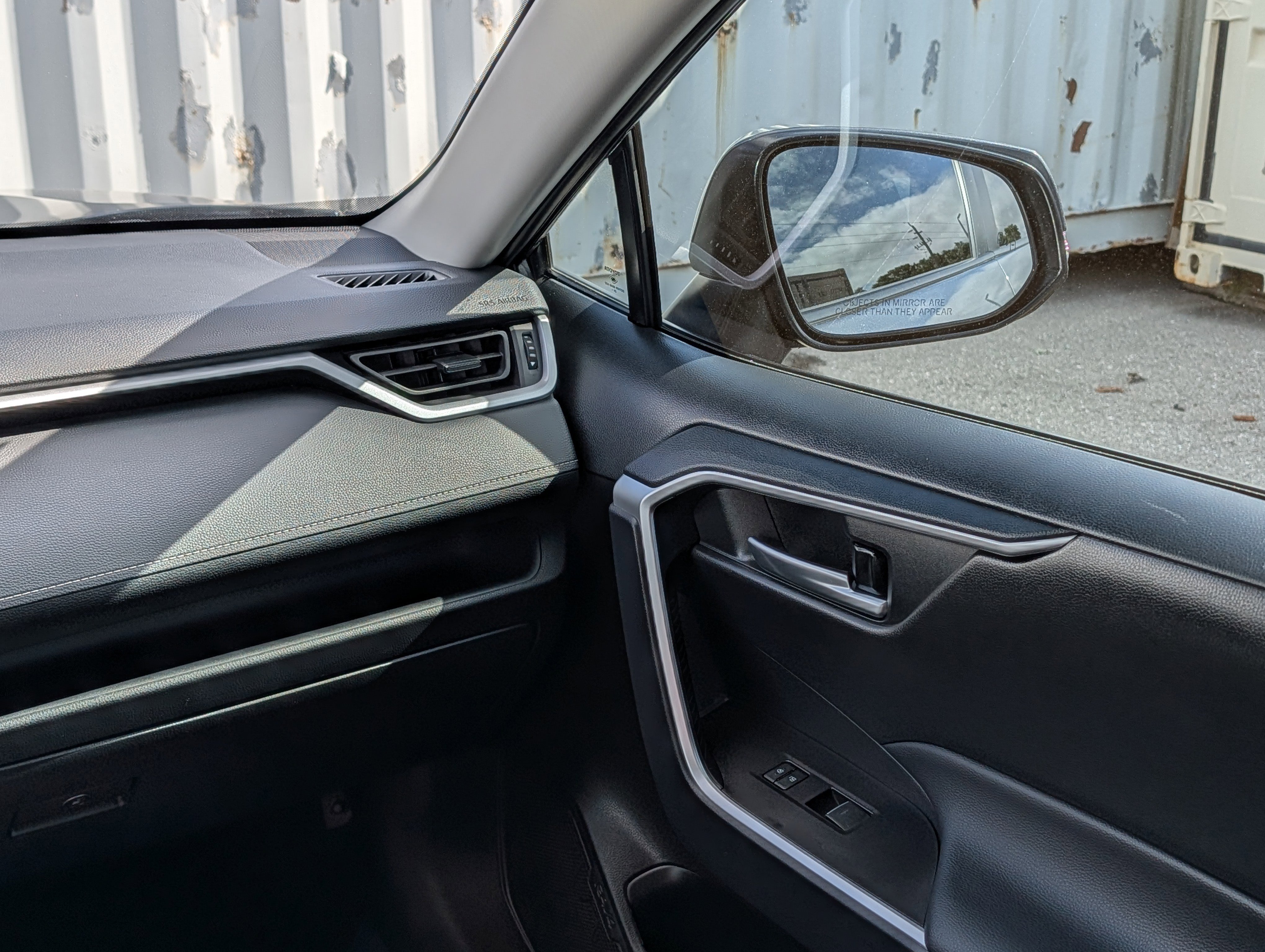 Used 2025 Toyota RAV4 XLE image 17