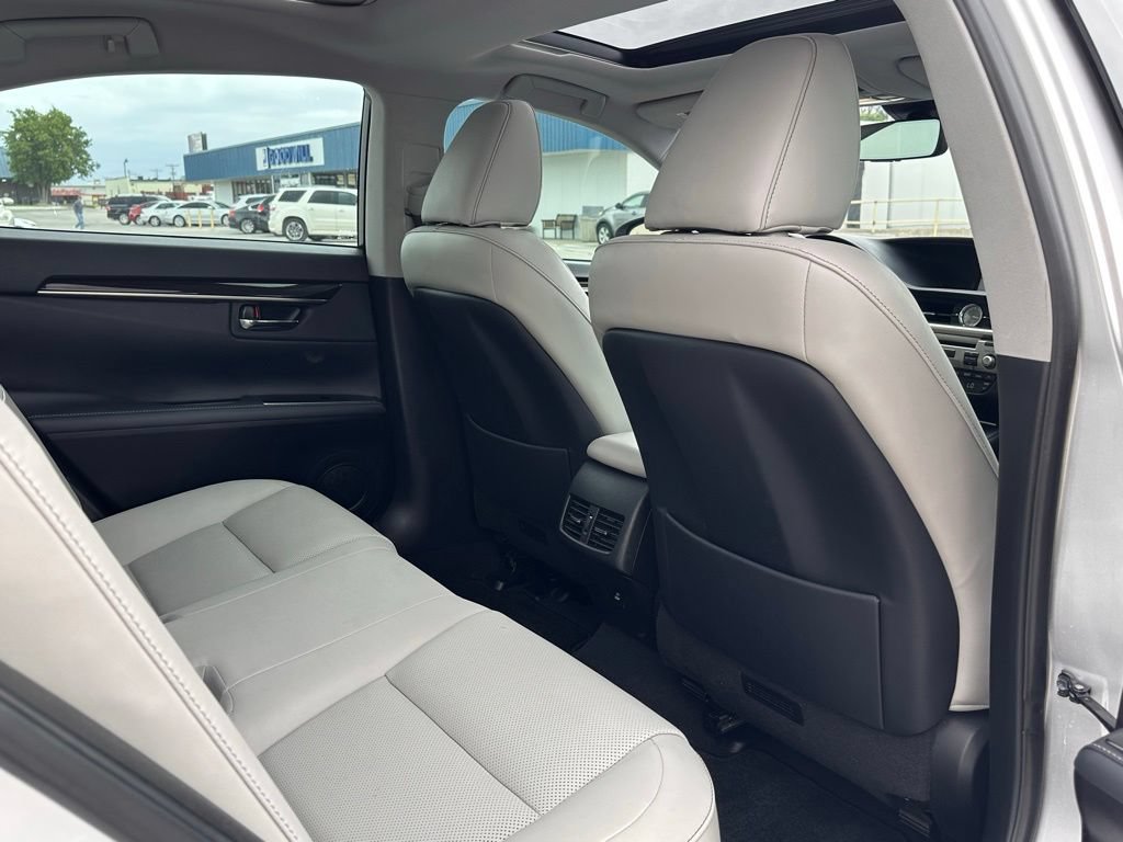 Used 2018 Lexus ES 350 w/ Navigation System Package FWD image 21