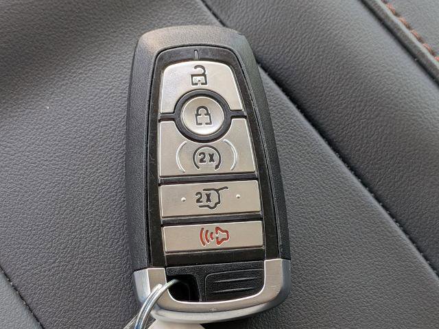 Certified 2025 Ford Expedition Active AWD/4WD image 31