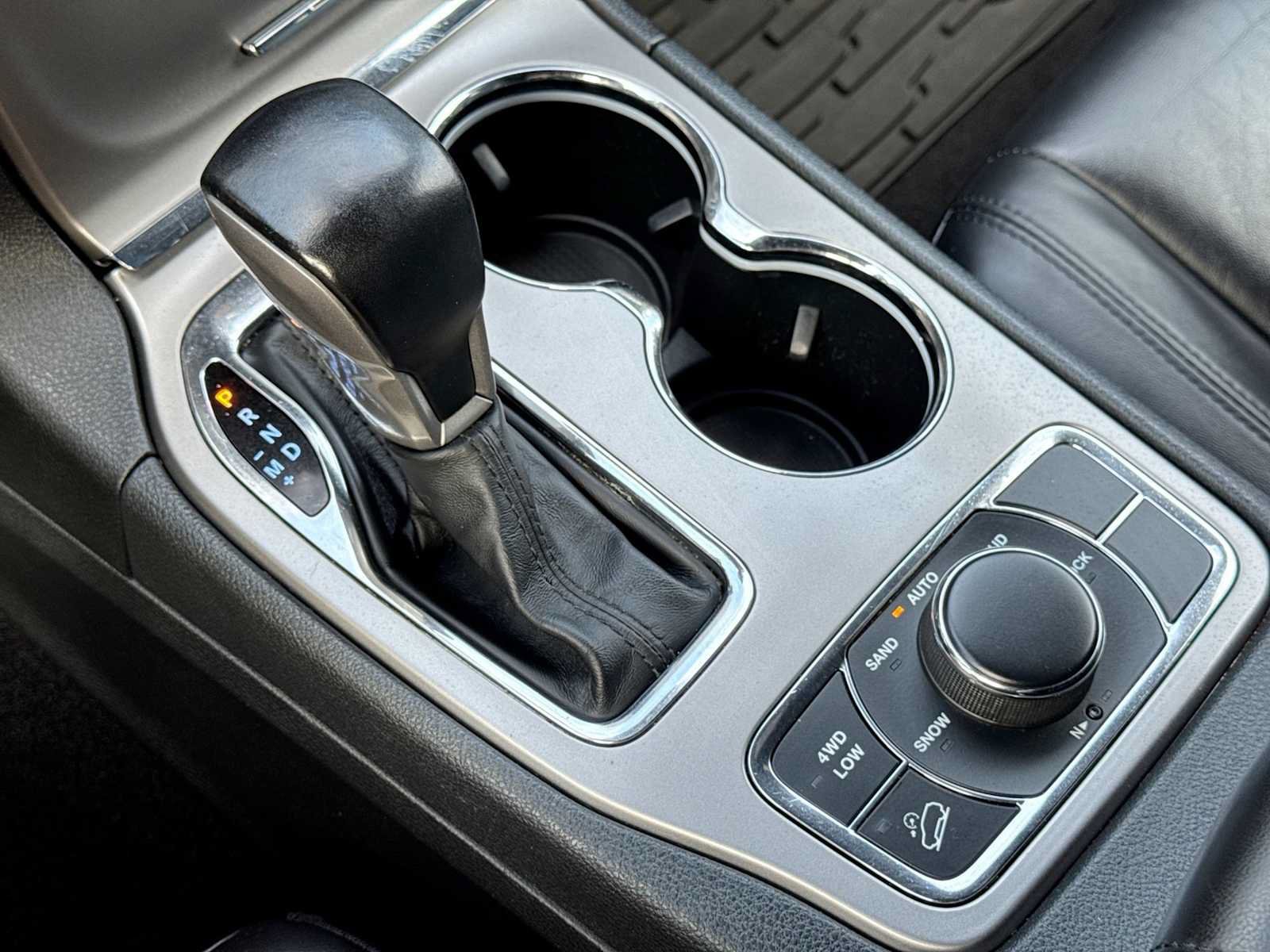 Used 2020 Jeep Grand Cherokee Limited AWD/4WD image 32
