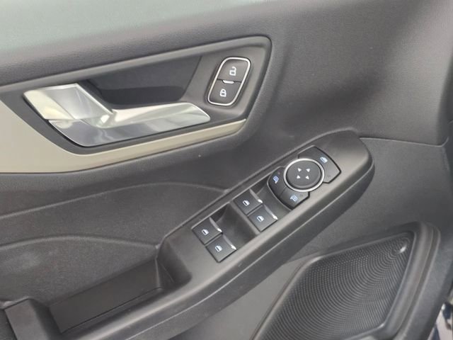 Certified 2021 Ford Escape SE w/ SE Sport Appearance Package image 22