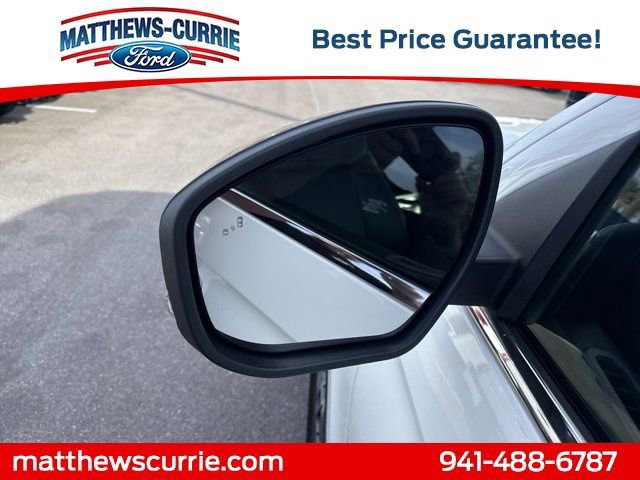 Certified 2025 Ford Expedition Active image 8