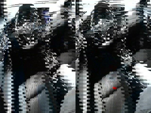 Used 2019 Nissan Rogue SV image 8