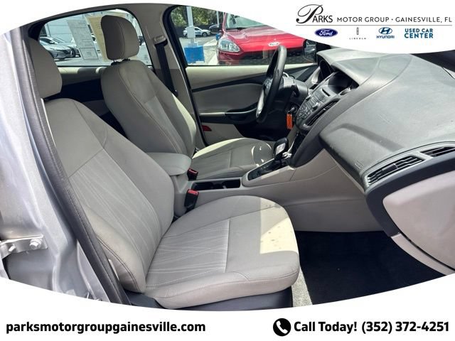 Certified 2017 Ford Focus SE FWD image 22