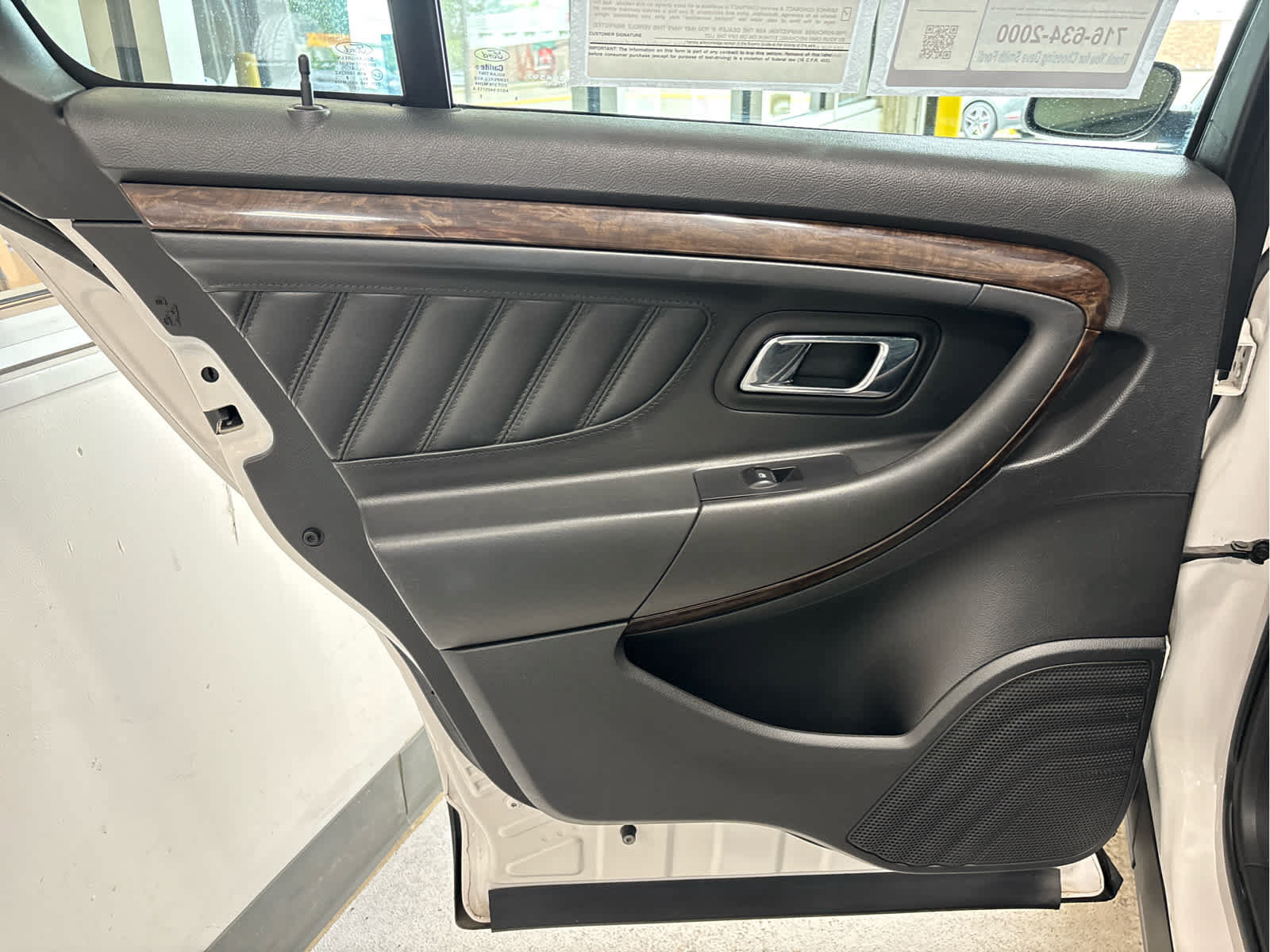 Certified 2018 Ford Taurus Limited AWD/4WD image 32