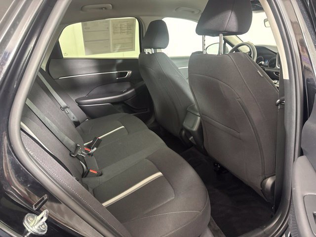Used 2023 Hyundai Sonata SE w/ Preferred Accessory Package FWD image 5