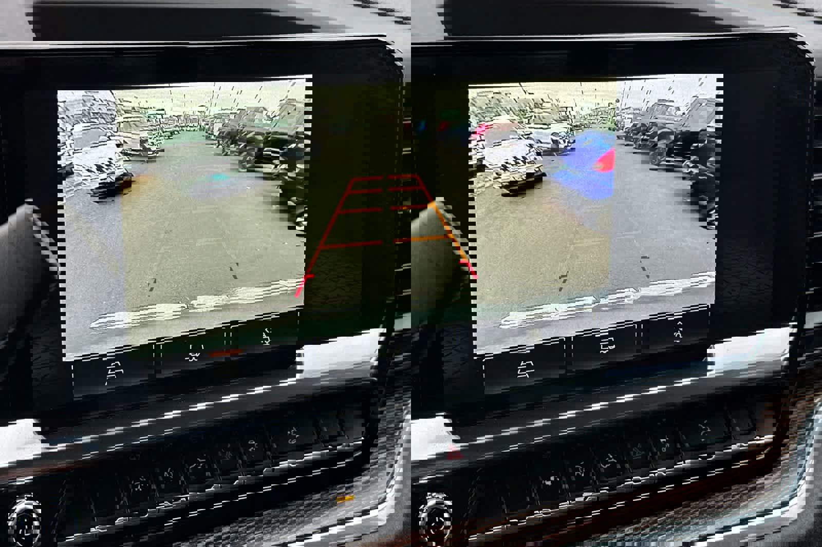 Used 2023 GMC Sierra 1500 SLE w/ Preferred Package image 18