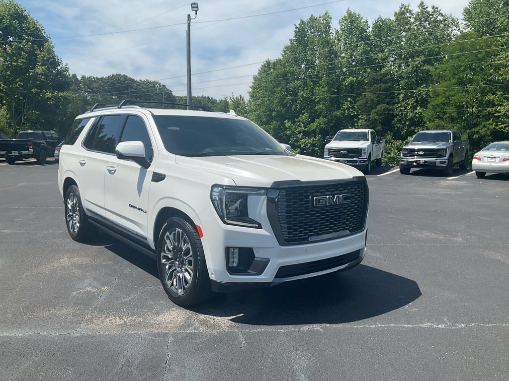 Used 2024 GMC Yukon Denali Ultimate AWD/4WD image 3