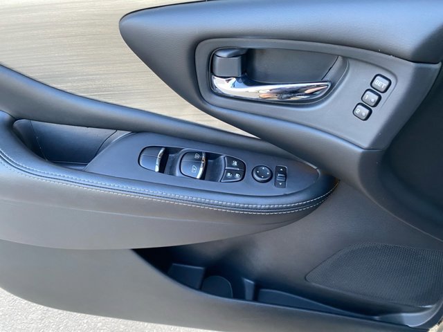 Used 2018 Nissan Murano SL w/ Midnight Edition Package FWD image 14