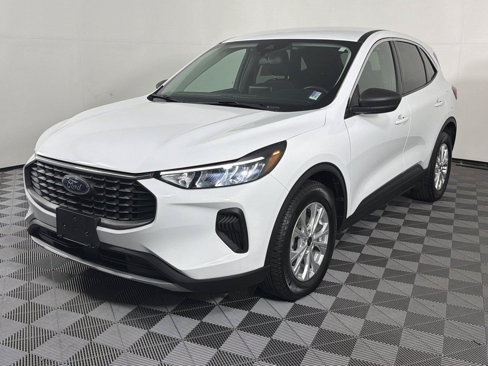 Certified 2023 Ford Escape Active FWD image 3