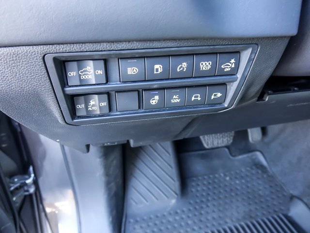 Used 2022 Toyota Tundra Platinum w/ Advanced Package AWD/4WD image 27