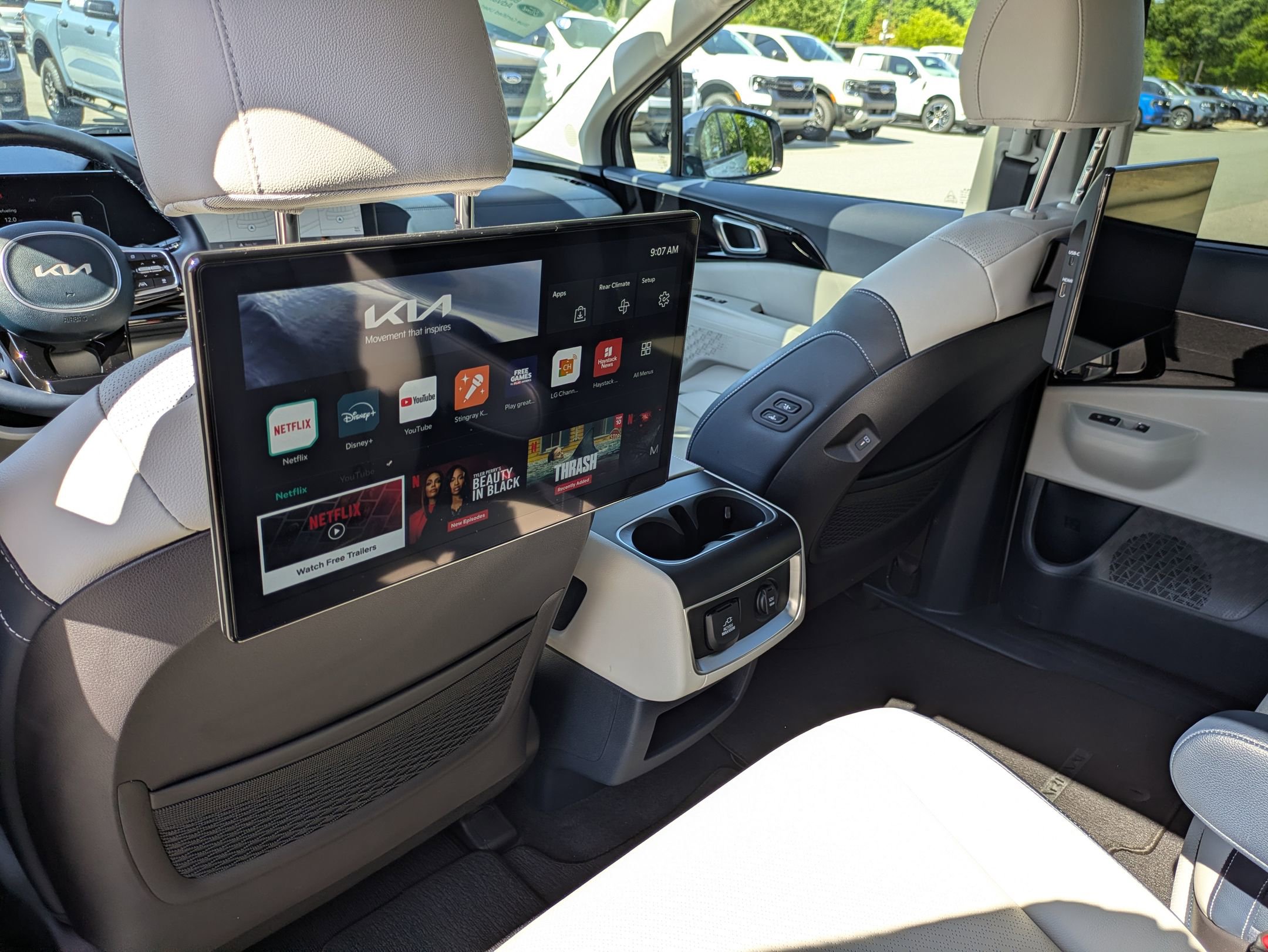 Used 2025 Kia Carnival SX Prestige FWD image 30