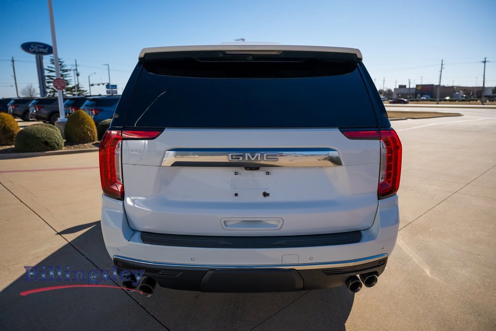 Used 2021 GMC Yukon XL Denali w/ Denali Premium Package image 4