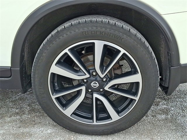 Used 2017 Nissan Rogue SL w/ SL Premium Package image 9