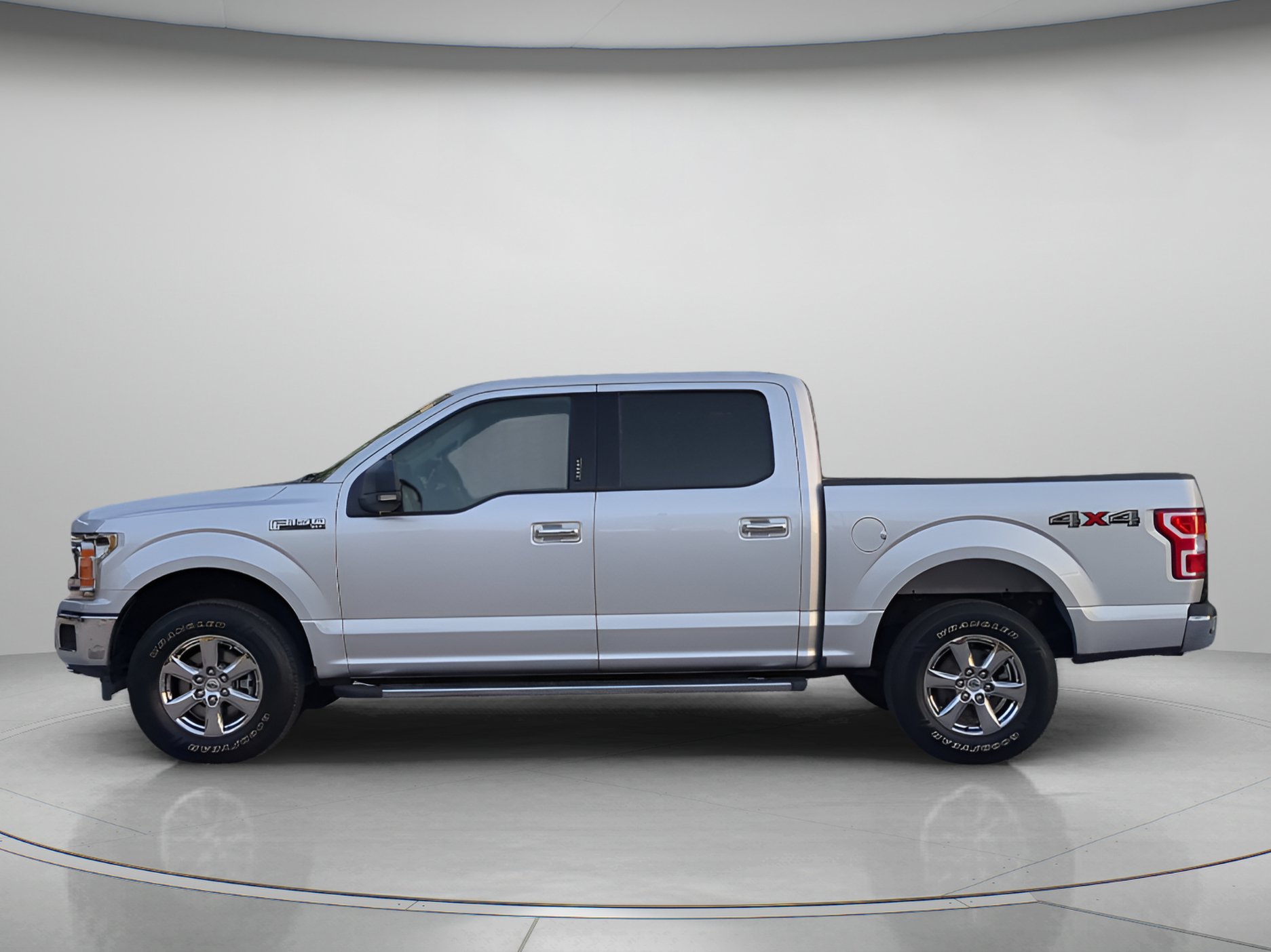 Certified 2019 Ford F150 XLT w/ Equipment Group 302A Luxury AWD/4WD image 43
