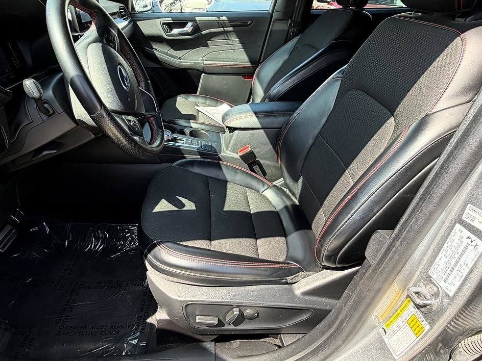 Certified 2024 Ford Escape ST-Line AWD/4WD image 23