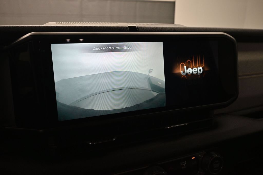Used 2024 Jeep Wrangler Unlimited AWD/4WD image 15