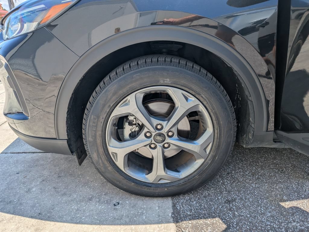 Certified 2025 Ford Escape ST-Line FWD image 33