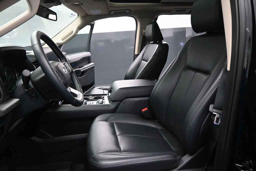Certified 2024 Ford Expedition XLT AWD/4WD image 9