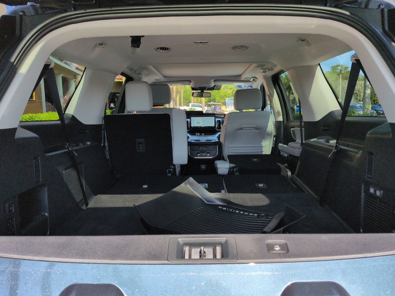 Certified 2025 Ford Expedition Max Platinum w/ Platinum Ultimate Package AWD/4WD image 13