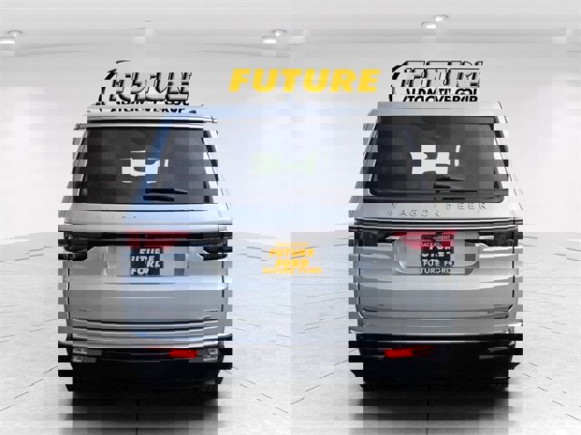 Used 2022 Jeep Wagoneer Series III w/ Rear Seat Video Group 1 image 5