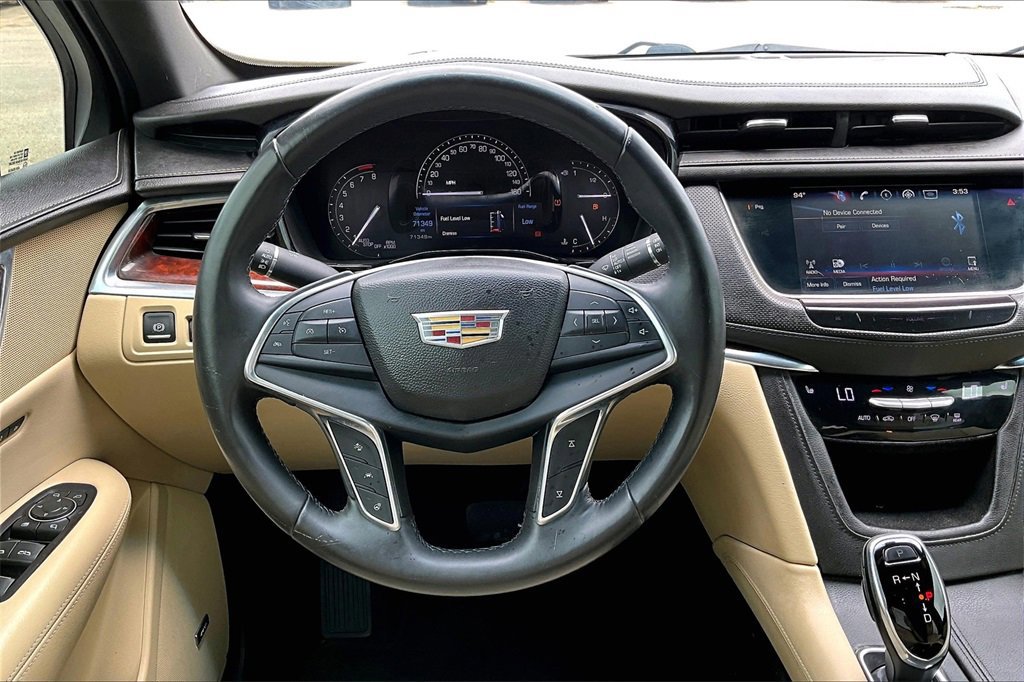 Used 2017 Cadillac XT5 Luxury w/ Driver Awareness Package image 8