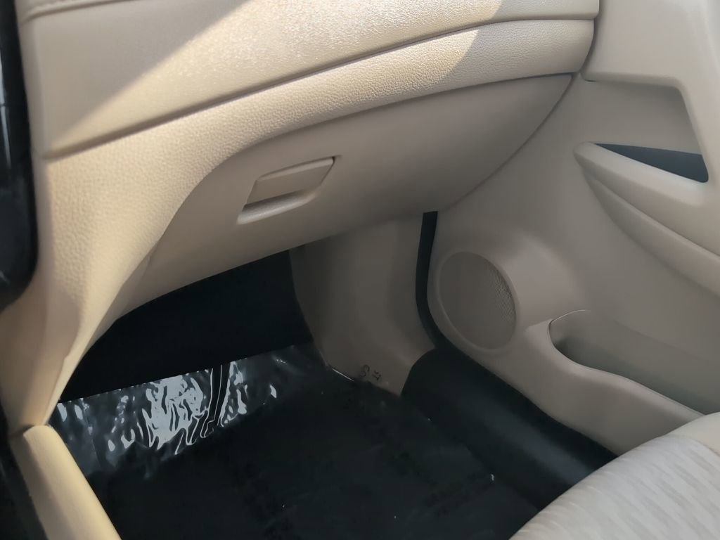 Used 2018 Nissan Rogue SV image 21