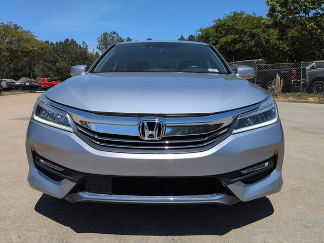 Used 2017 Honda Accord Touring image 9