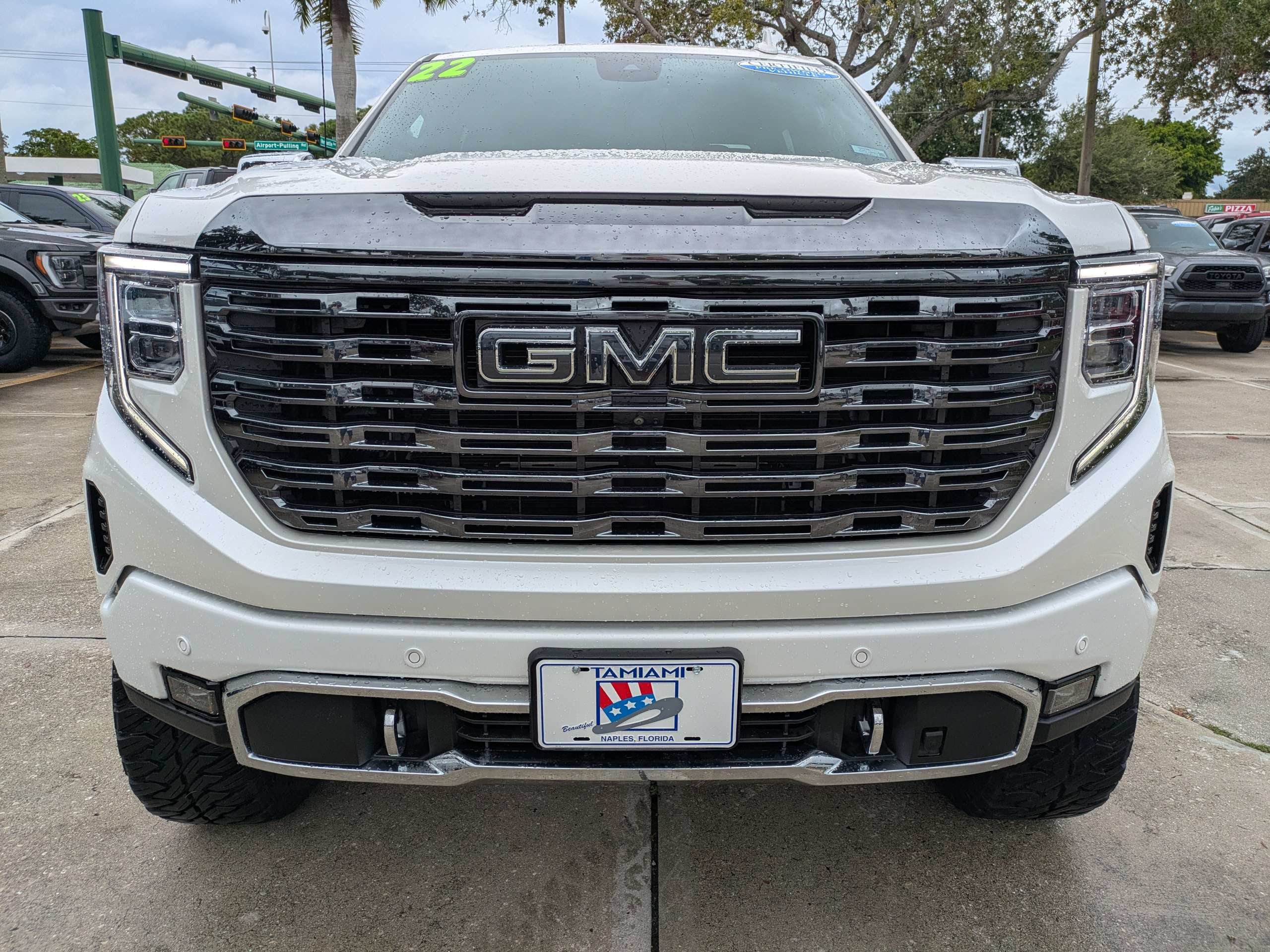 Used 2022 GMC Sierra 1500 Denali Ultimate AWD/4WD image 8