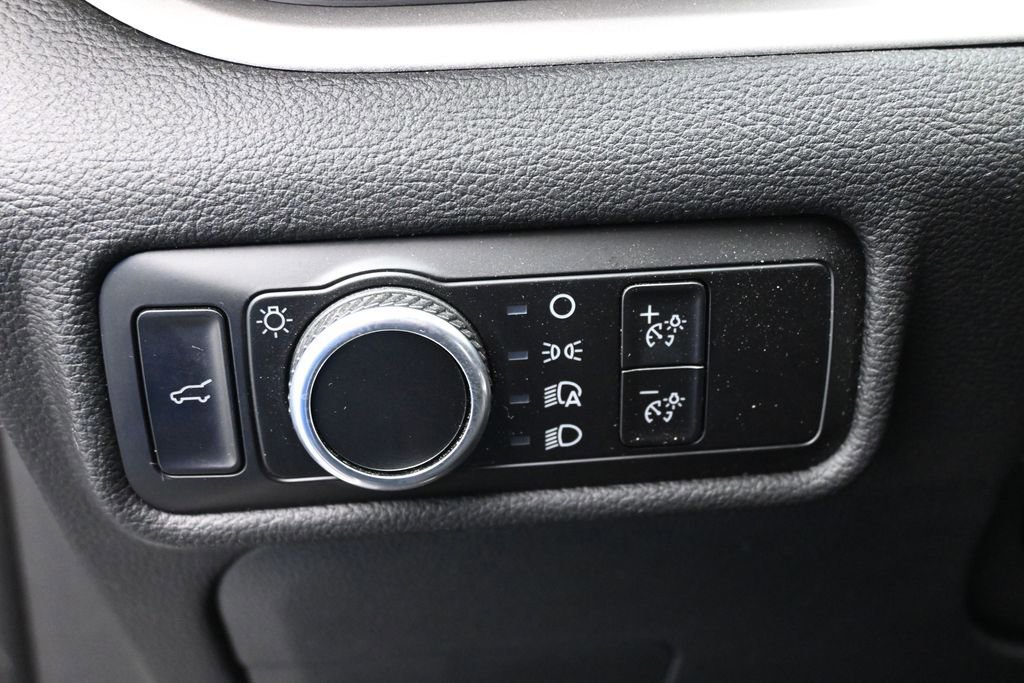 Certified 2023 Ford Explorer XLT RWD image 12