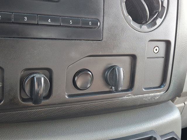 Certified 2016 Ford E-350 and Econoline 350 Super Duty w/ Power Windows & Locks Group image 16