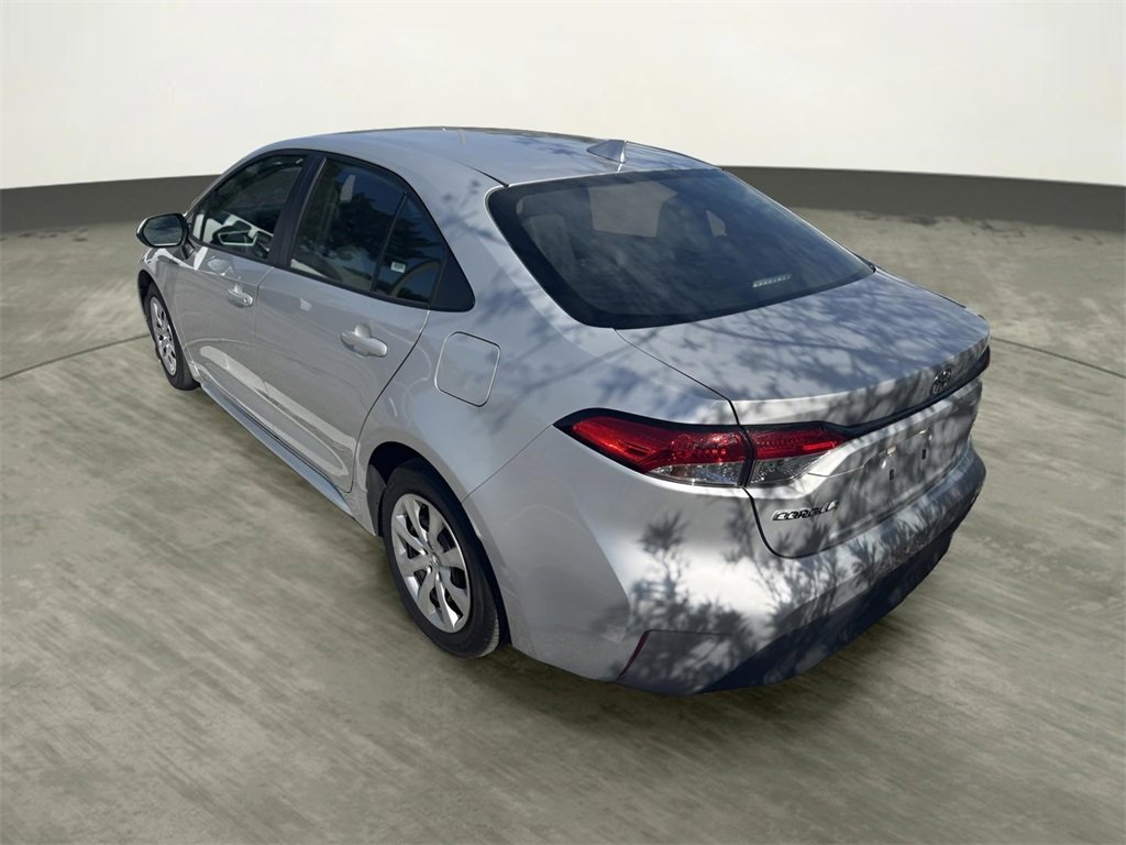 Used 2025 Toyota Corolla LE image 3