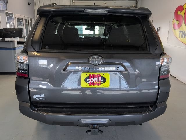 Used 2022 Toyota 4Runner SR5 Premium w/ Moonroof Package AWD/4WD image 4