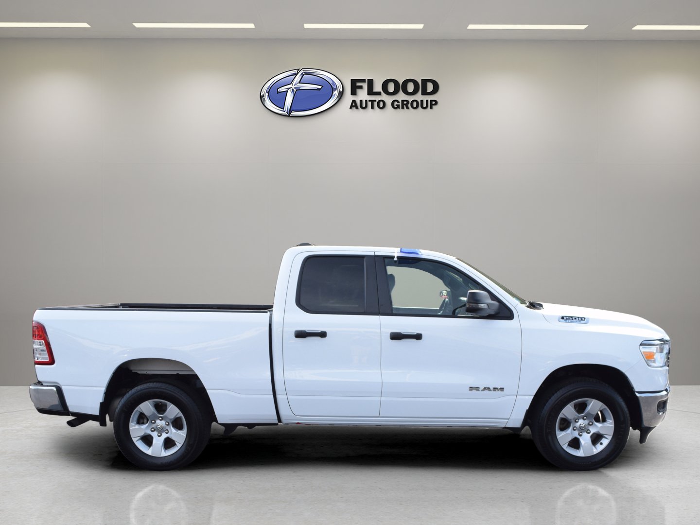 Used 2023 RAM 1500 Big Horn AWD/4WD image 3