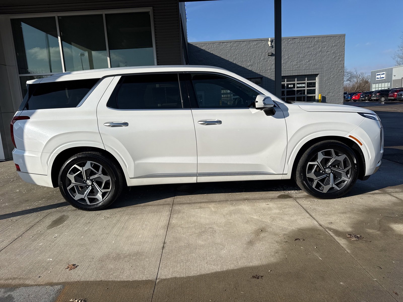 Used 2021 Hyundai Palisade Calligraphy image 9