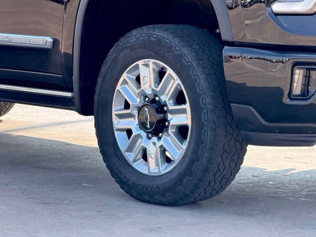 Used 2024 Chevrolet Silverado 2500 High Country w/ High Country Premium Package AWD/4WD image 6