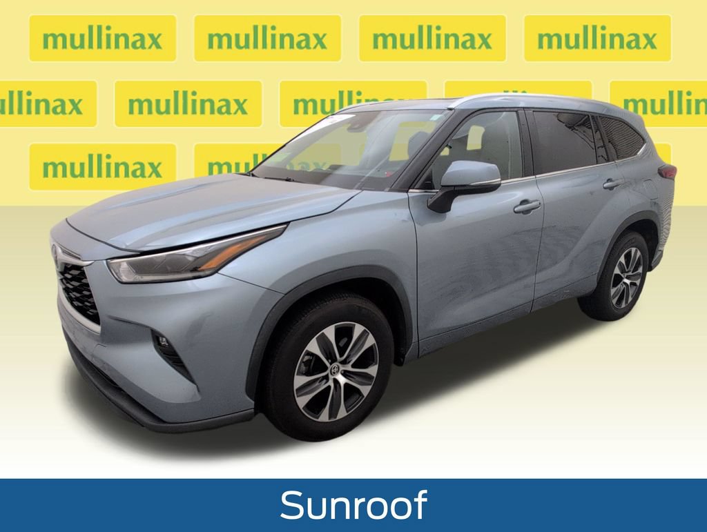 Used 2021 Toyota Highlander XLE FWD image 14