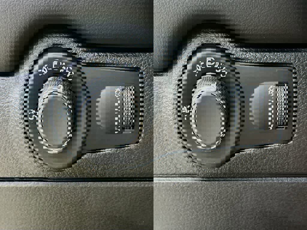 Used 2025 Dodge Durango R/T image 27