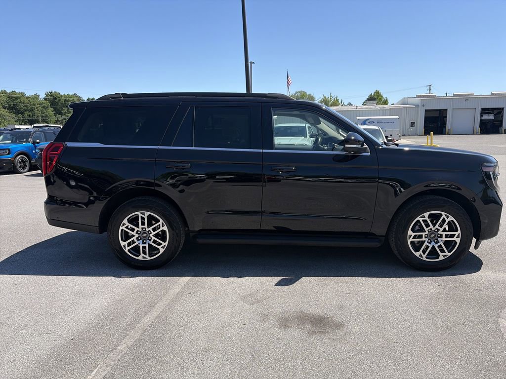Certified 2025 Ford Expedition Active AWD/4WD image 8