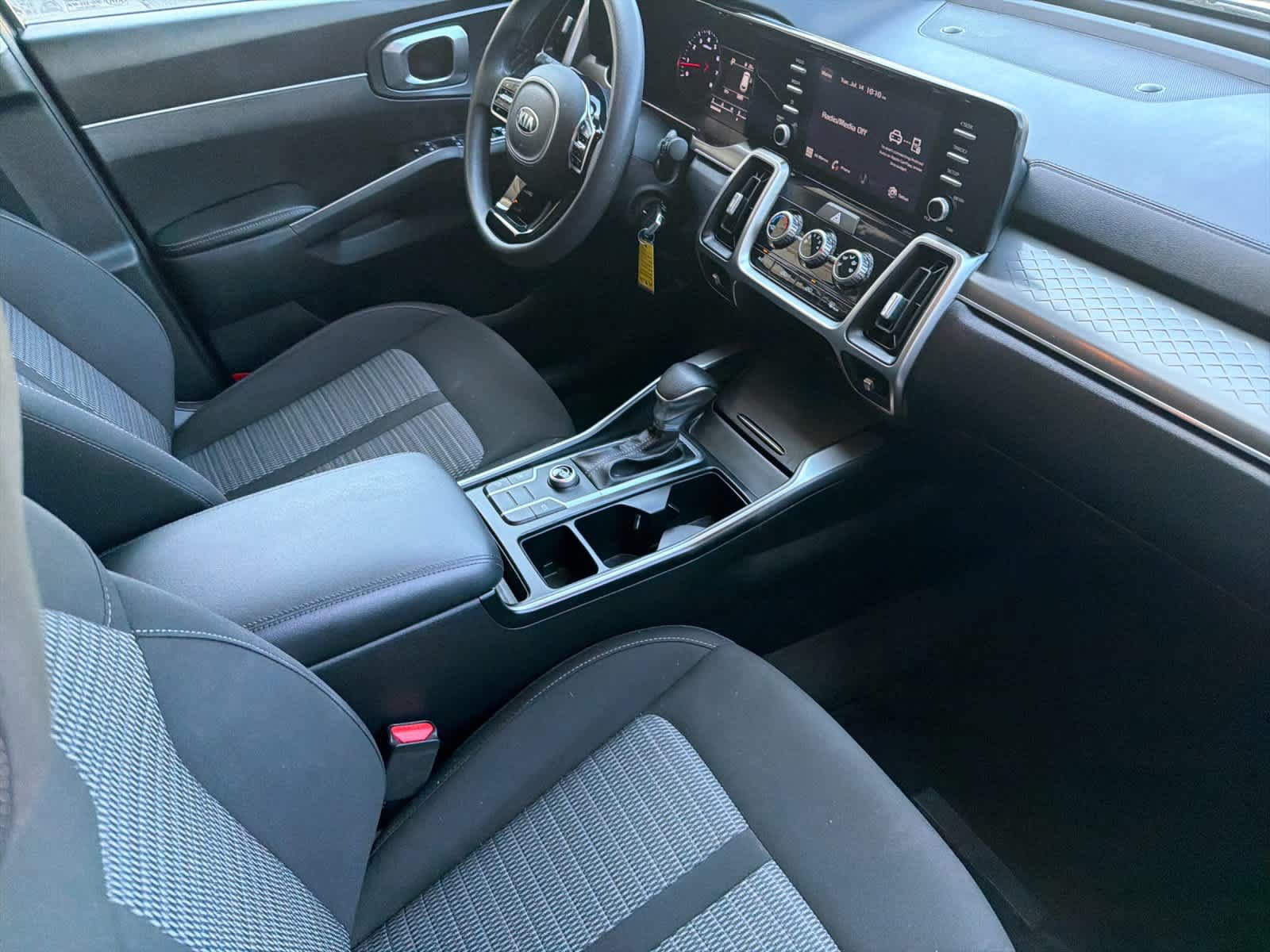 Used 2021 Kia Sorento LX FWD image 17