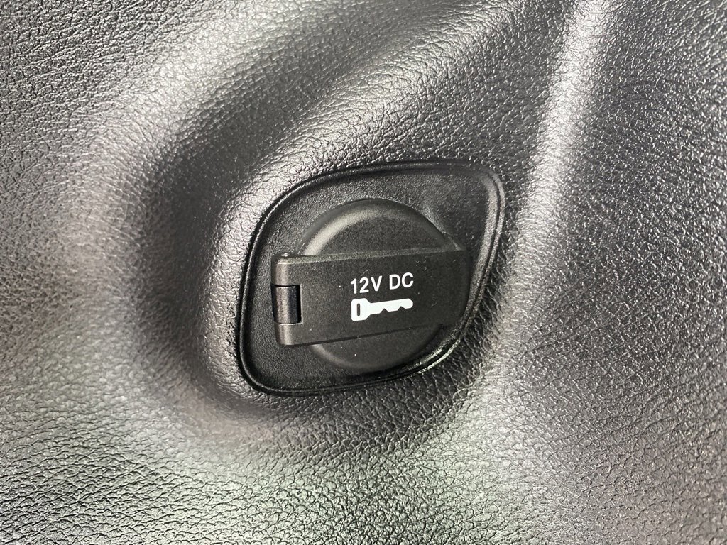 Used 2021 Jeep Cherokee Latitude Lux w/ Comfort/Convenience Group image 18