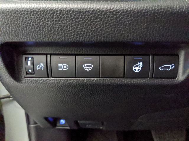 Used 2022 Toyota RAV4 XLE Premium image 17
