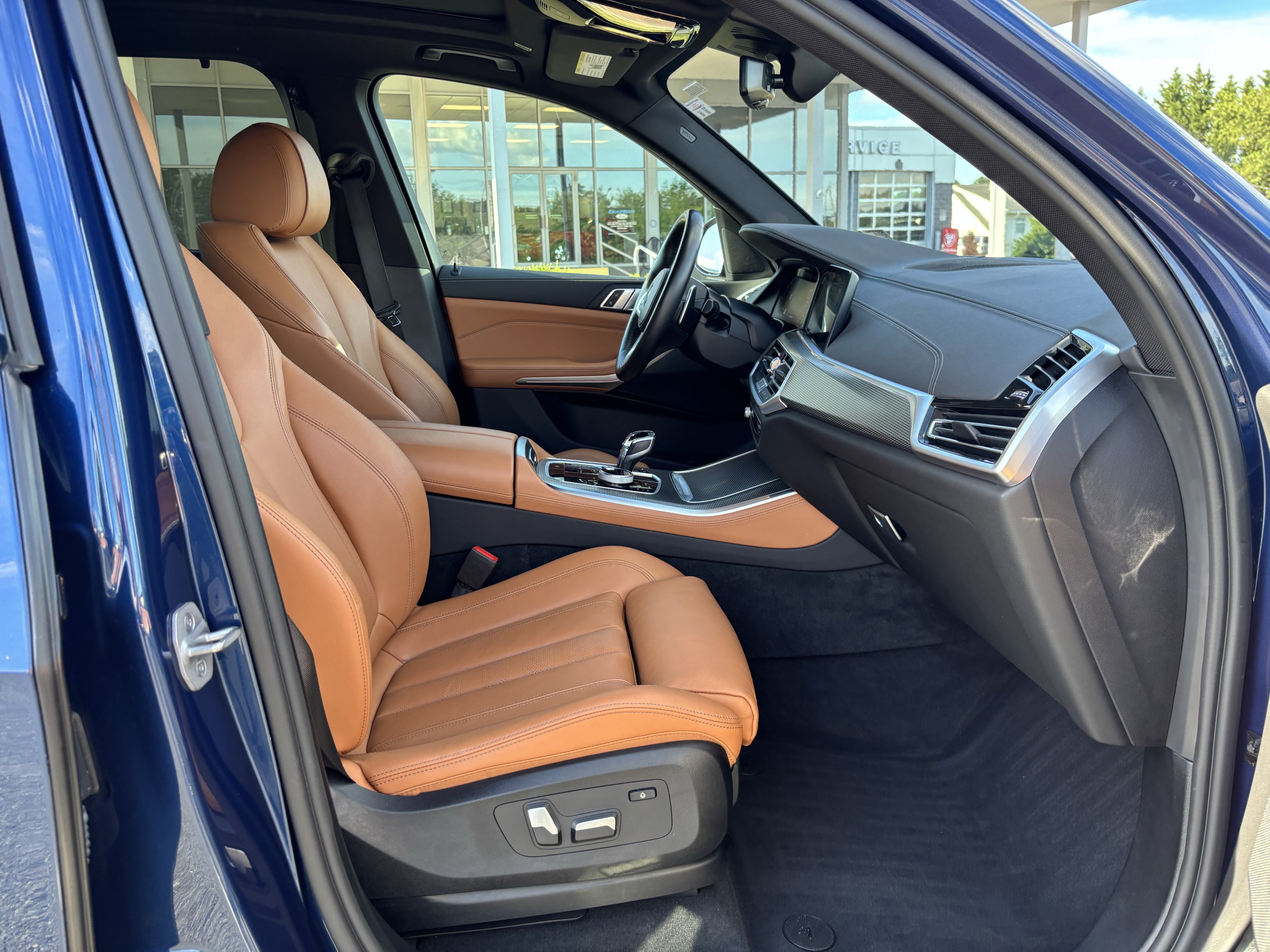 Used 2022 BMW X5 xDrive40i w/ M Sport Package AWD/4WD image 47