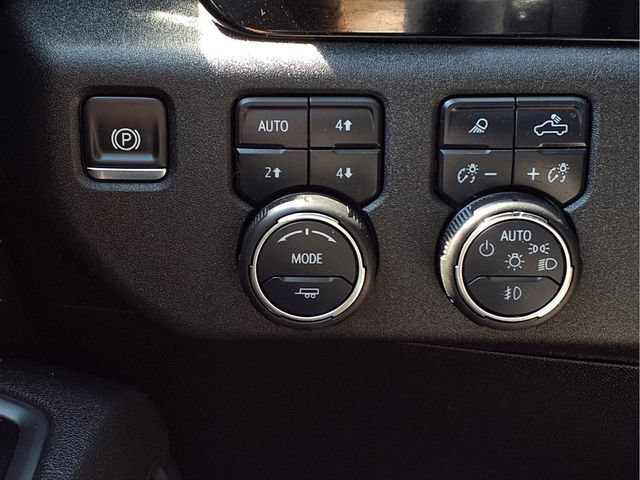 Used 2025 Chevrolet Silverado 1500 LTZ AWD/4WD image 25