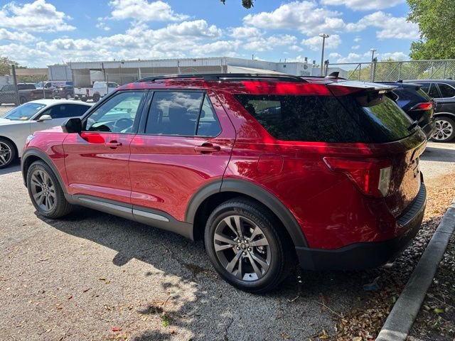 Certified 2024 Ford Explorer XLT w/ Equipment Group 202A RWD image 4
