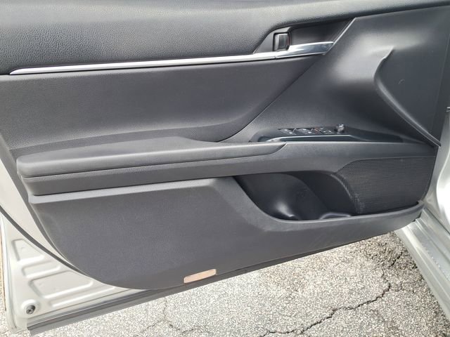 Used 2018 Toyota Camry SE w/ Moonroof Package image 18