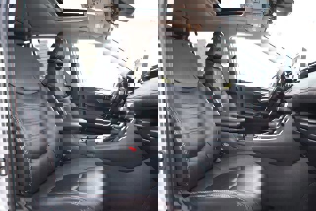 Used 2019 Toyota RAV4 XLE Premium image 11