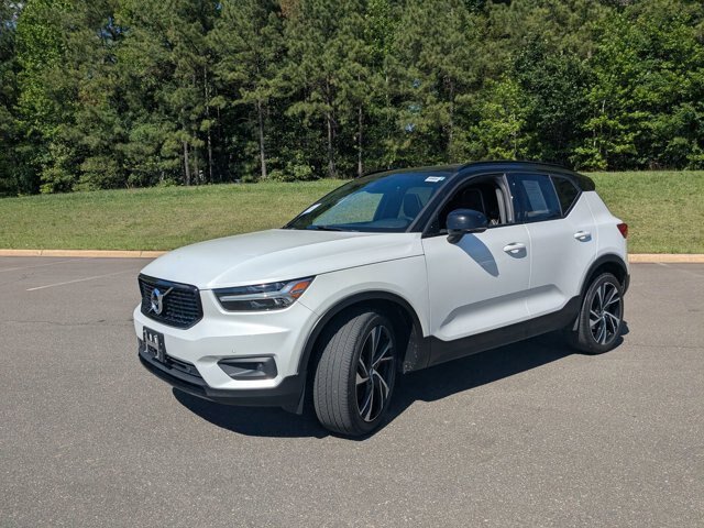 Used 2021 Volvo XC40 T5 R-Design AWD/4WD image 3