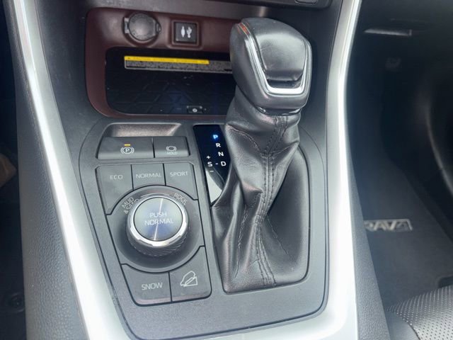 Used 2019 Toyota RAV4 Limited w/ Advanced Technology Package AWD/4WD image 23