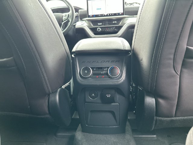 Certified 2025 Ford Explorer Platinum RWD image 24